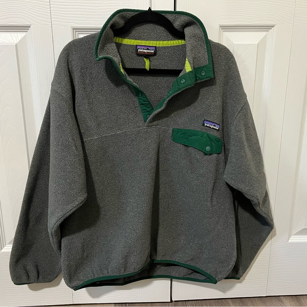 Patagonia Synchilla Gray Fleece with Lime Trim